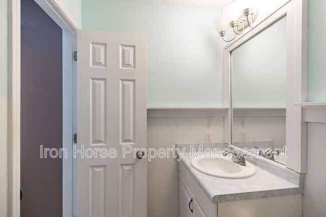 Building Photo - 357 Mary Alice Dr