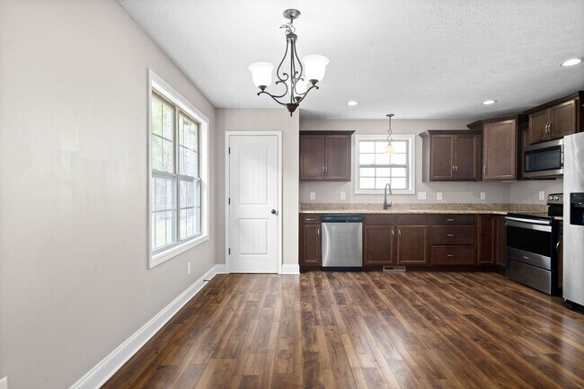 Building Photo - 1709 Rains Rd