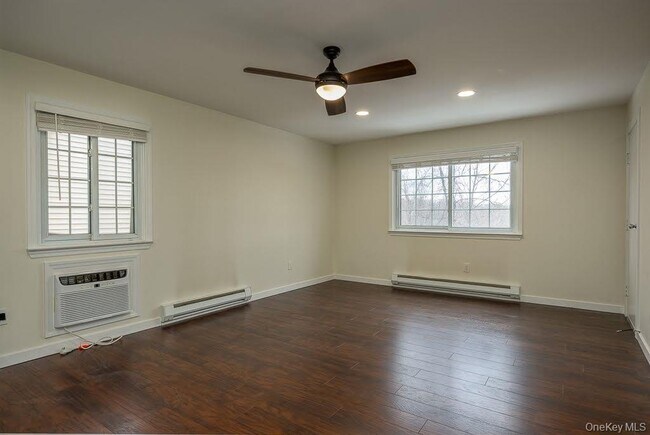 Building Photo - 529 Fox Run Ln