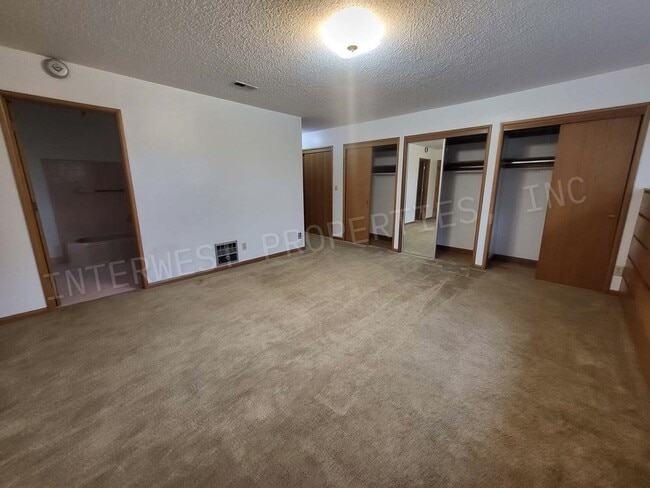 Building Photo - Classic Farmhouse on Murray w/Acreage, Mul...