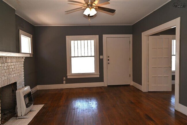 Building Photo - 1705 Pearl Ave