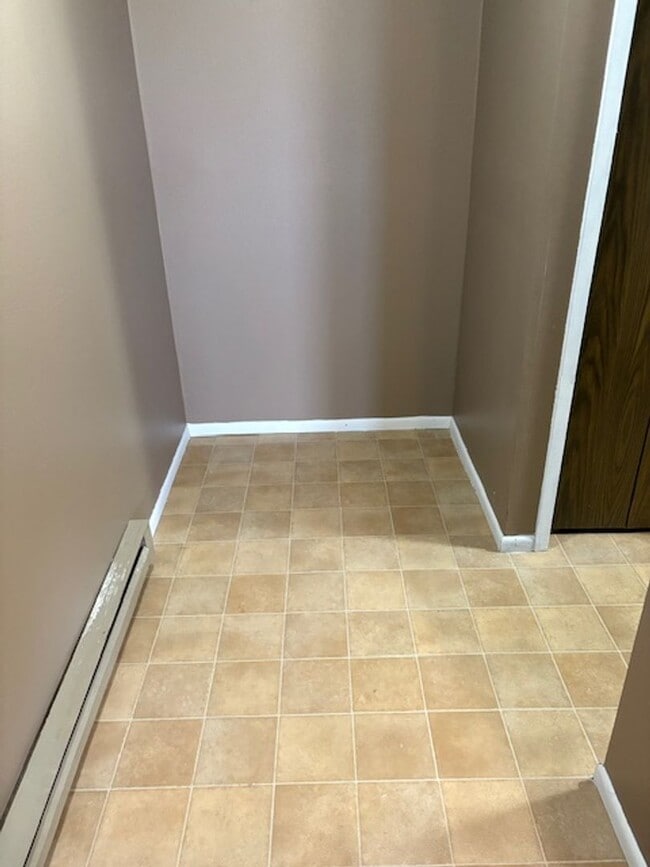 Building Photo - 209 Estelle St