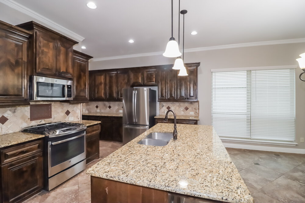 Building Photo - 116 Buescher Cove