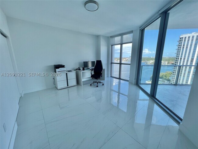 Building Photo - 17301 Biscayne Blvd
