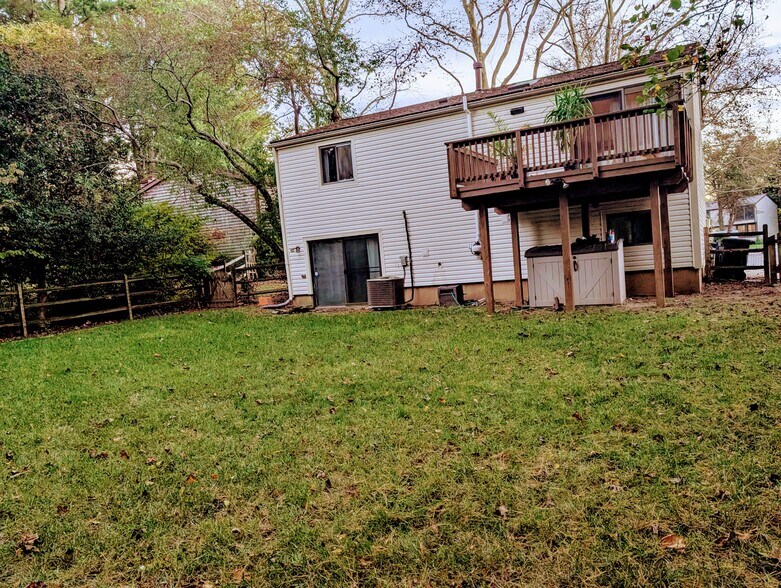 Building Photo - 8856 Youngsea Pl