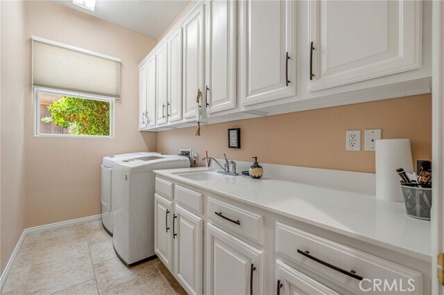 Building Photo - 78652 Alliance Way