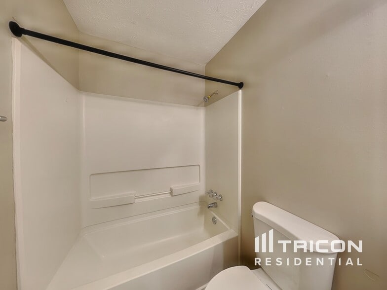 Building Photo - 31 McGiboney Rd