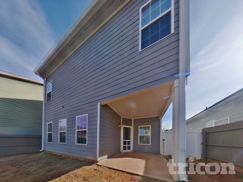 Building Photo - 21 Howard Ave