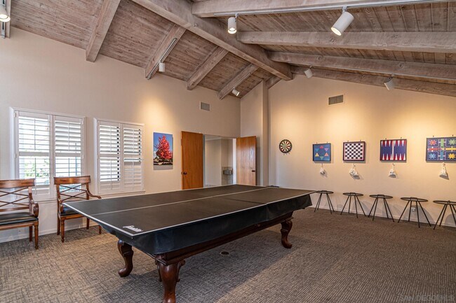 Building Photo - 1001 Crescent Bend