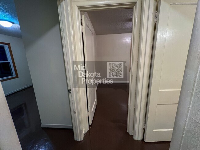 Building Photo - 604 N Wisconsin-2 Bedroom House