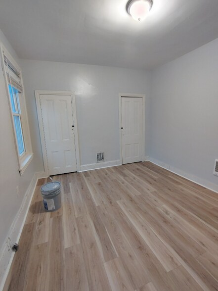 Building Photo - 1321 W Auburn St
