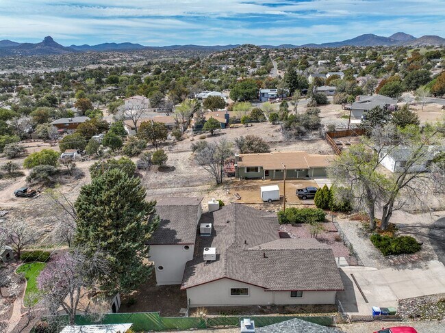 Building Photo - 5 Bedroom + a Den, 3 Bathroom, 2 Car Garage For Rent in Prescott!