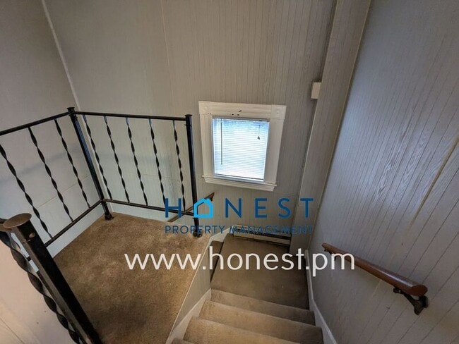 Building Photo - 3 Deeb St