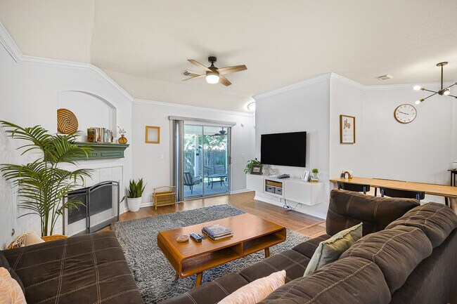 Building Photo - 904 Melted Candle Cove