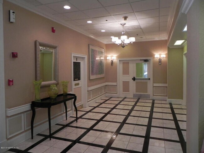 Building Photo - 311 W Ashley St