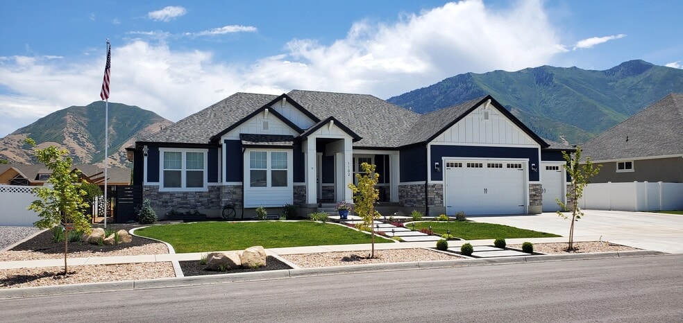 Building Photo - 1102 N 700 W