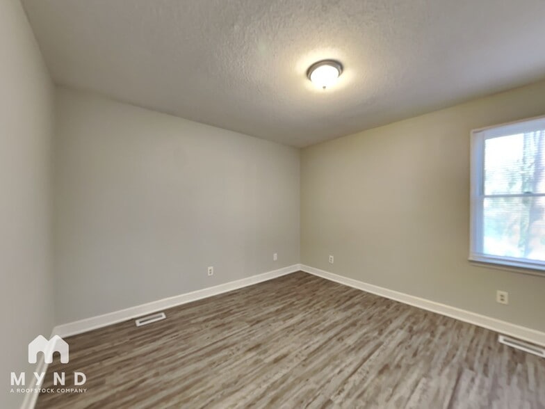 Building Photo - 6125 Krandon Dr