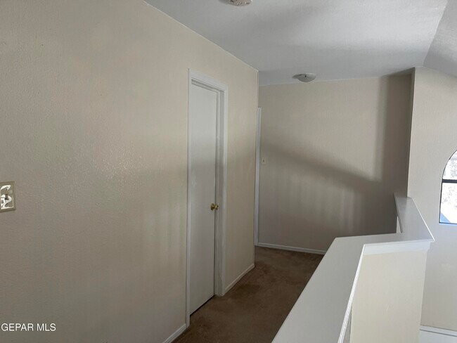 Building Photo - 705 Springfire Dr