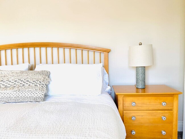 Building Photo - 3005 Strongs Dr