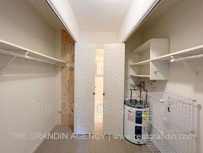 Building Photo - 5260 Crossbow Cir