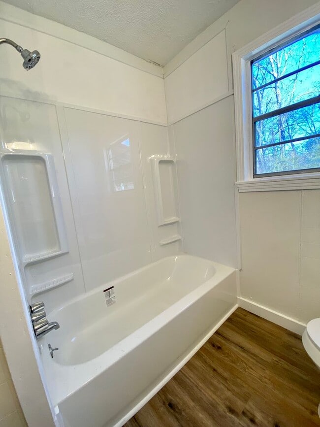 Building Photo - Nice 3 Bed home In Pearl!