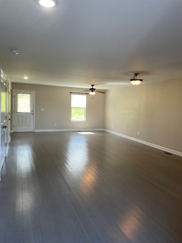 Building Photo - 305 2nd St