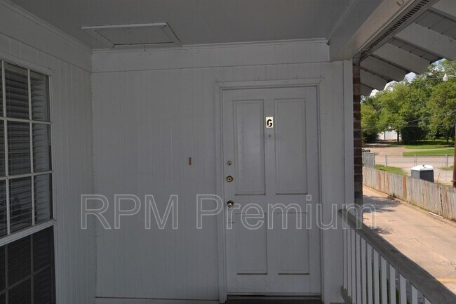 Building Photo - 10444 Jefferson Hwy