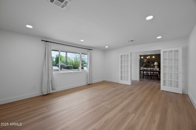 Building Photo - 10848 N 66th St