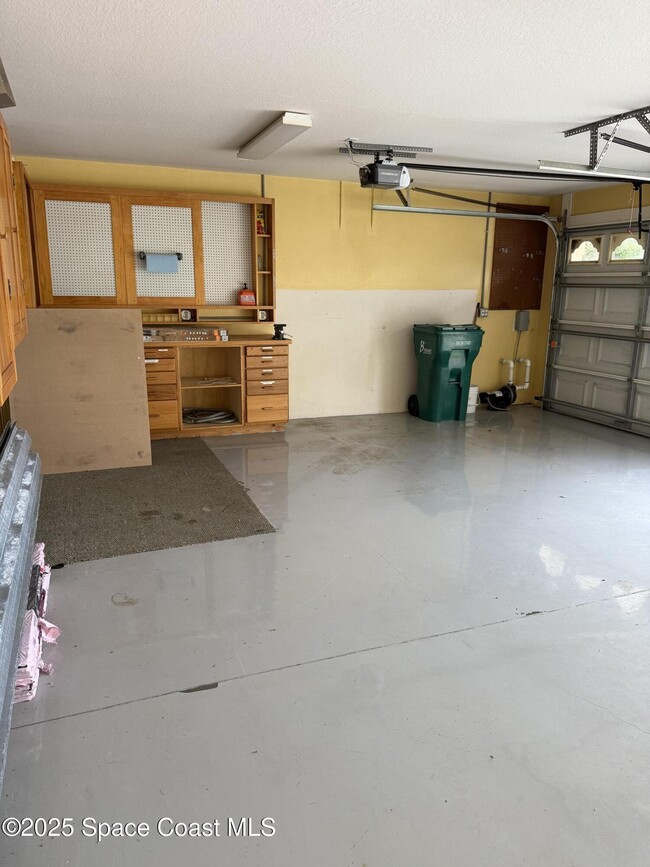 Building Photo - 5971 Newbury Cir