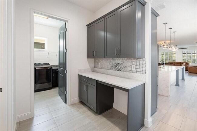 Building Photo - 10266 Beechwood Ln