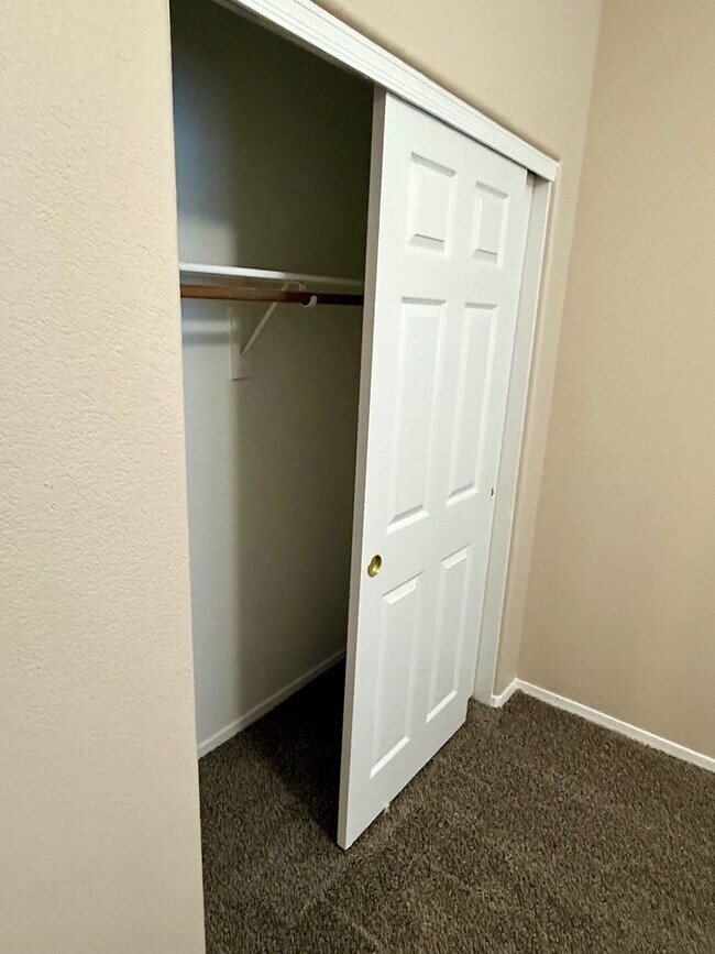 Building Photo - 3 Bedroom | 2 Bath - San Tan Ranch Single Level Home