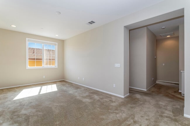 Building Photo - 28629 Farrier Dr