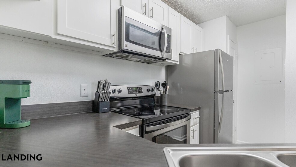 Building Photo - 10263 Whispering Forest Dr