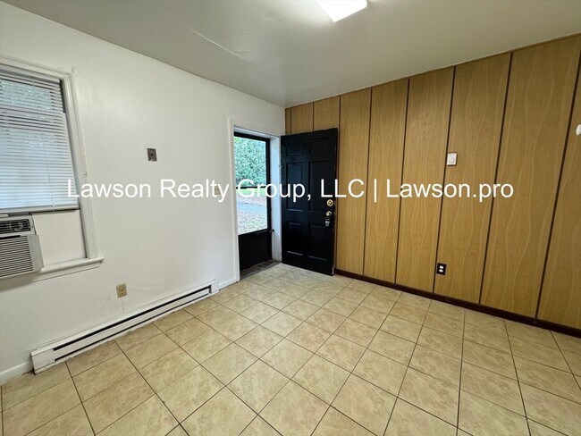 Building Photo - Welton 740-742