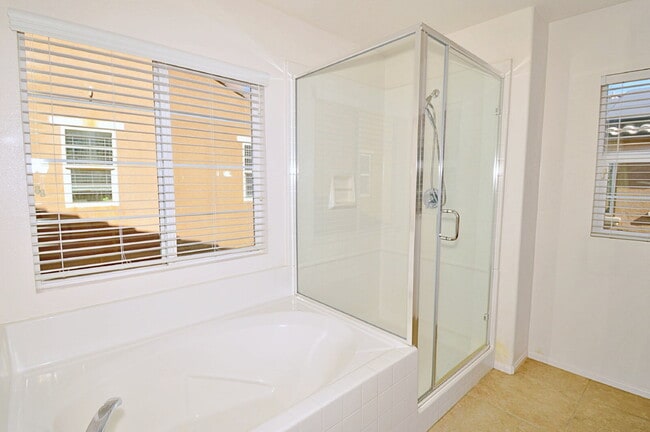 Building Photo - ** MOVE IN BONUS of $500.00 ** (If an agreement is signed by April 30th 2026) "Charming 3 Bed, 2....