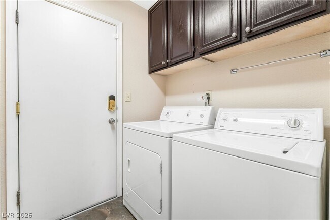 Building Photo - 1111 Sleetridge Dr
