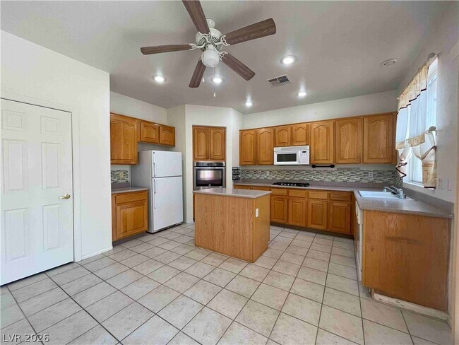 Building Photo - 531 Curtin Ct