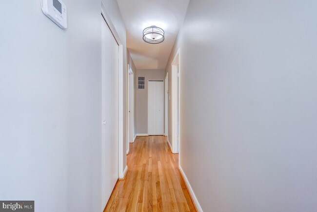 Building Photo - 6417 Earlham Dr