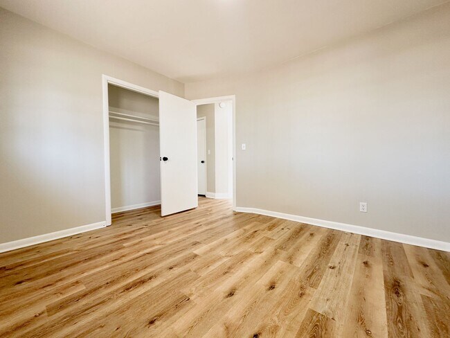 Building Photo - 3bd/2ba Fayetteville Home Available!