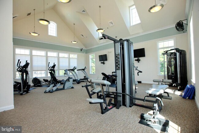 Building Photo - 35 Derby Dr