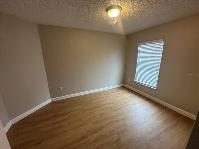 Building Photo - 1812 Bonneville Dr