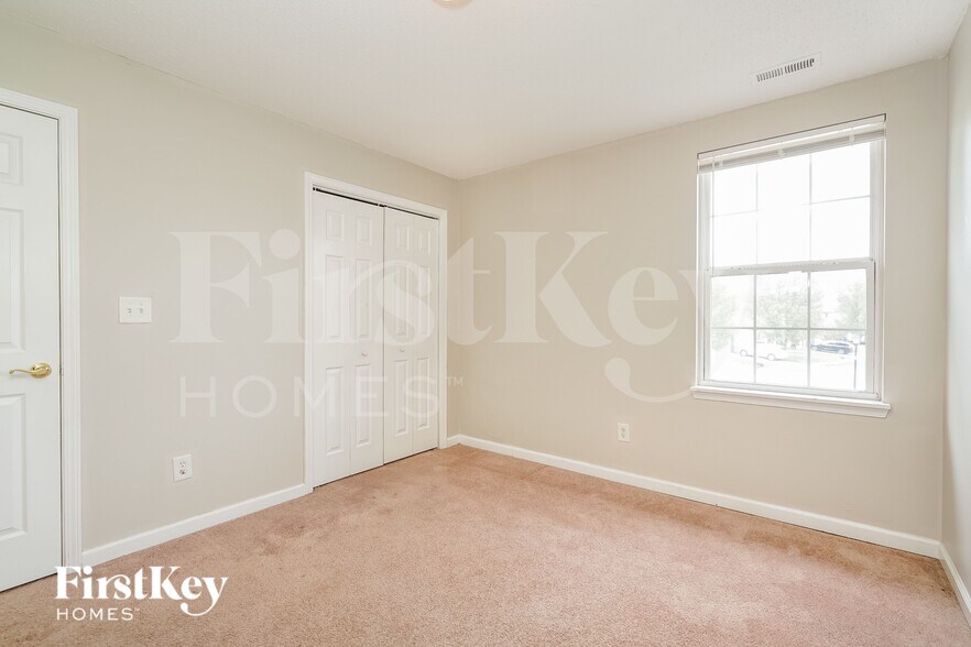 Building Photo - 8048 Maple Stream Blvd