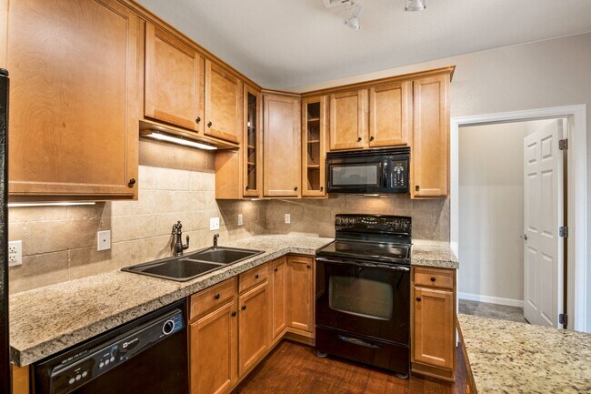 Building Photo - 9359 Las Ramblas Ct