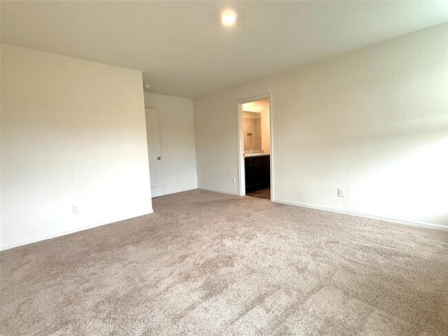 Building Photo - 353 Cres Park Dr