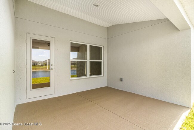 Building Photo - 2482 Carrick St