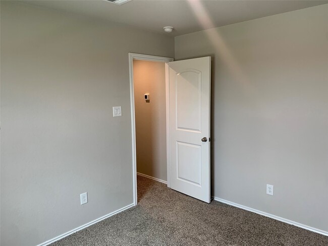 Building Photo - 4227 Isoletta Ct