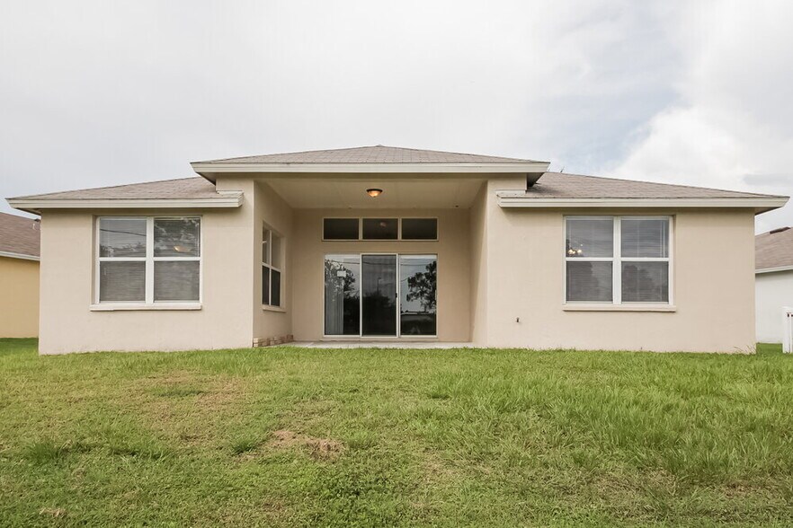 Building Photo - 13731 Ogakor Dr