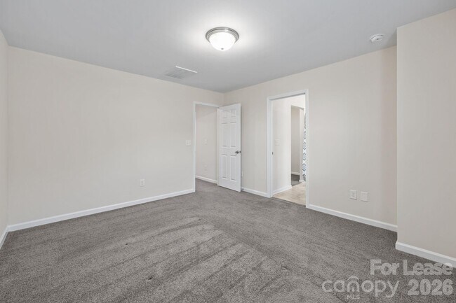 Building Photo - 409 Kickapoo Ave