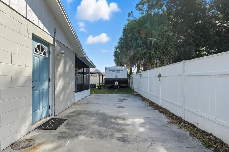 Building Photo - 7923 Woodvine Cir