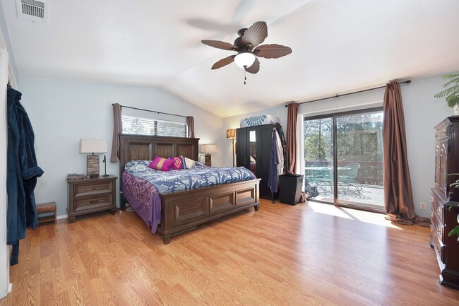 Building Photo - FOR RENT: Cozy Foresthill 3 bedroom 2 bath.